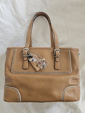 Vintage Coach Hamptons Small Carryall Satchel 9605 (Tan/White Trim)